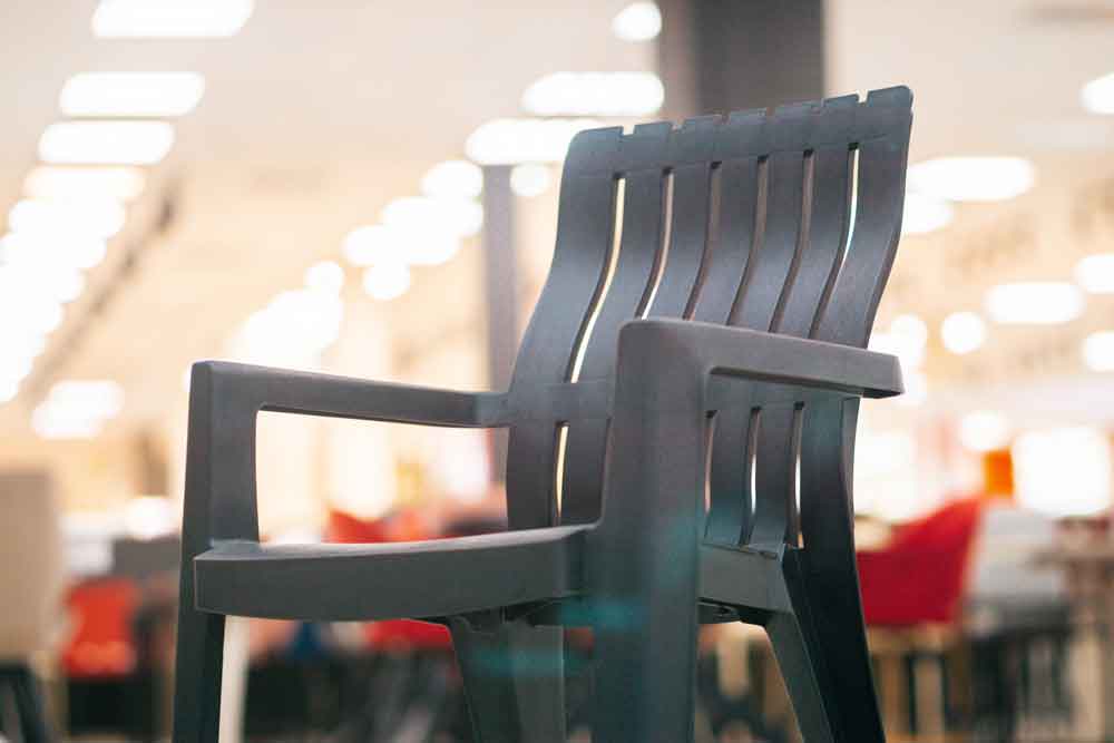 Стул садовый с подлокотниками Rattan CHICAGO из пластика