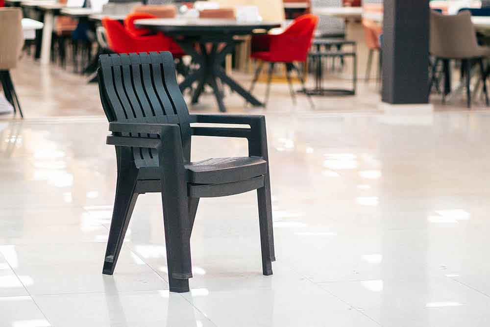 Стул садовый с подлокотниками Rattan CHICAGO из пластика