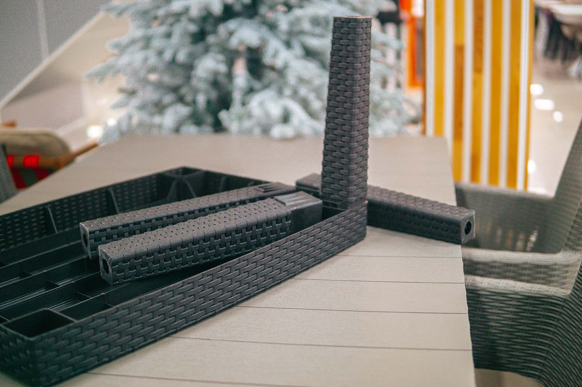Пластиковый садовый журнальный столик b:rattan PREMIUM ARIZONA из пластика под плетеный ротанг и столешницей под дерево